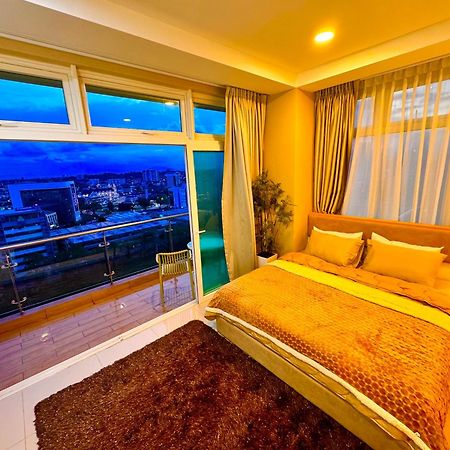 Riverine Kuching Luxury 4Pax With Balcony Facing Waterfront View 외부 사진
