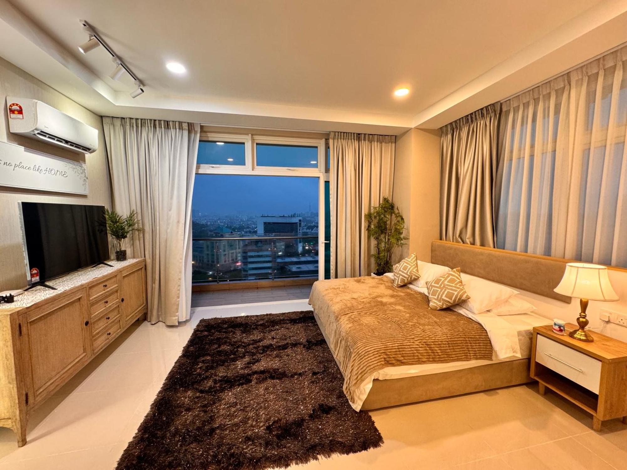 Riverine Kuching Luxury 4Pax With Balcony Facing Waterfront View 외부 사진