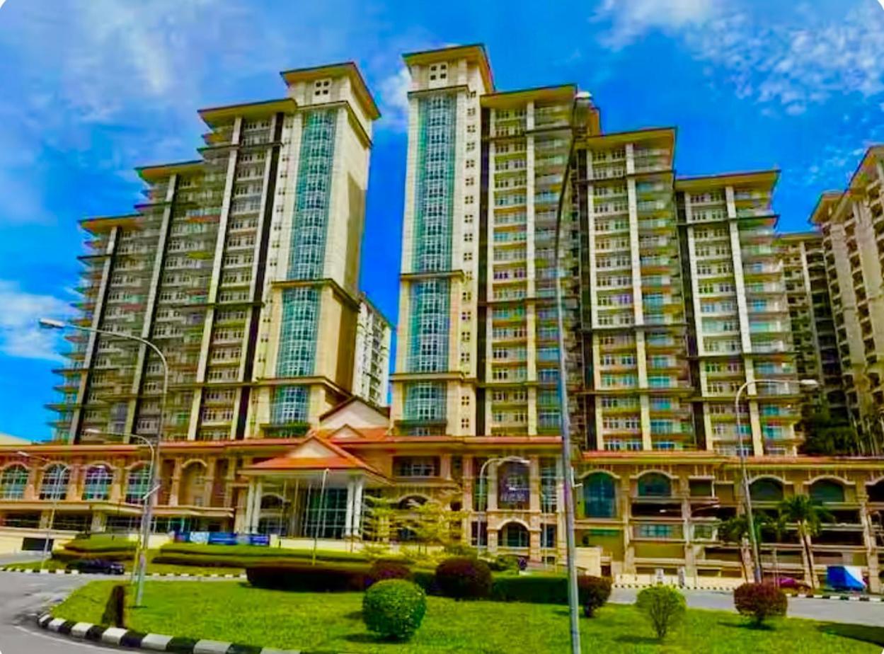 Riverine Kuching Luxury 4Pax With Balcony Facing Waterfront View 외부 사진